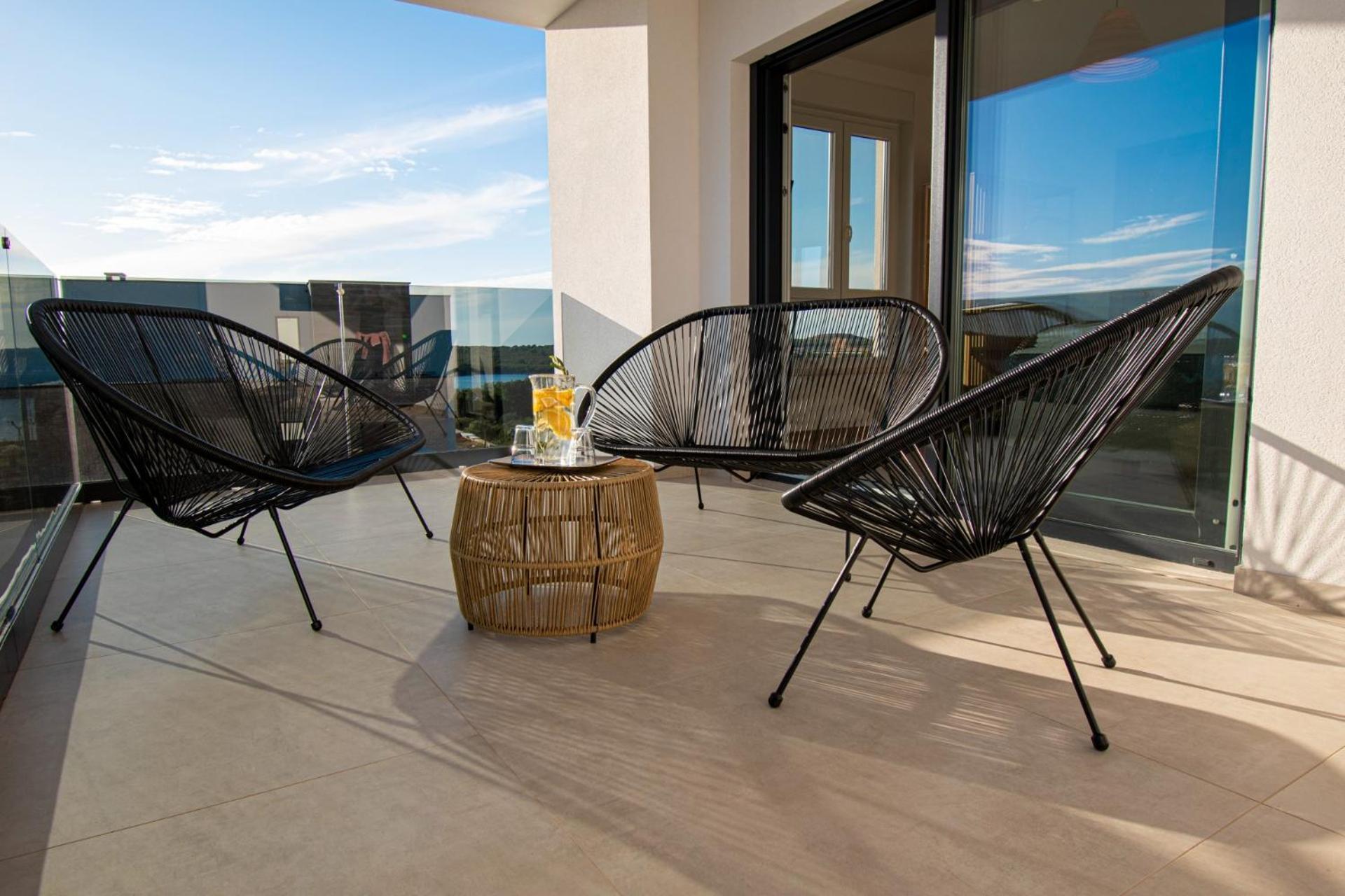 Ajlin Mit Privatem Beheizbarem Pool Villa *