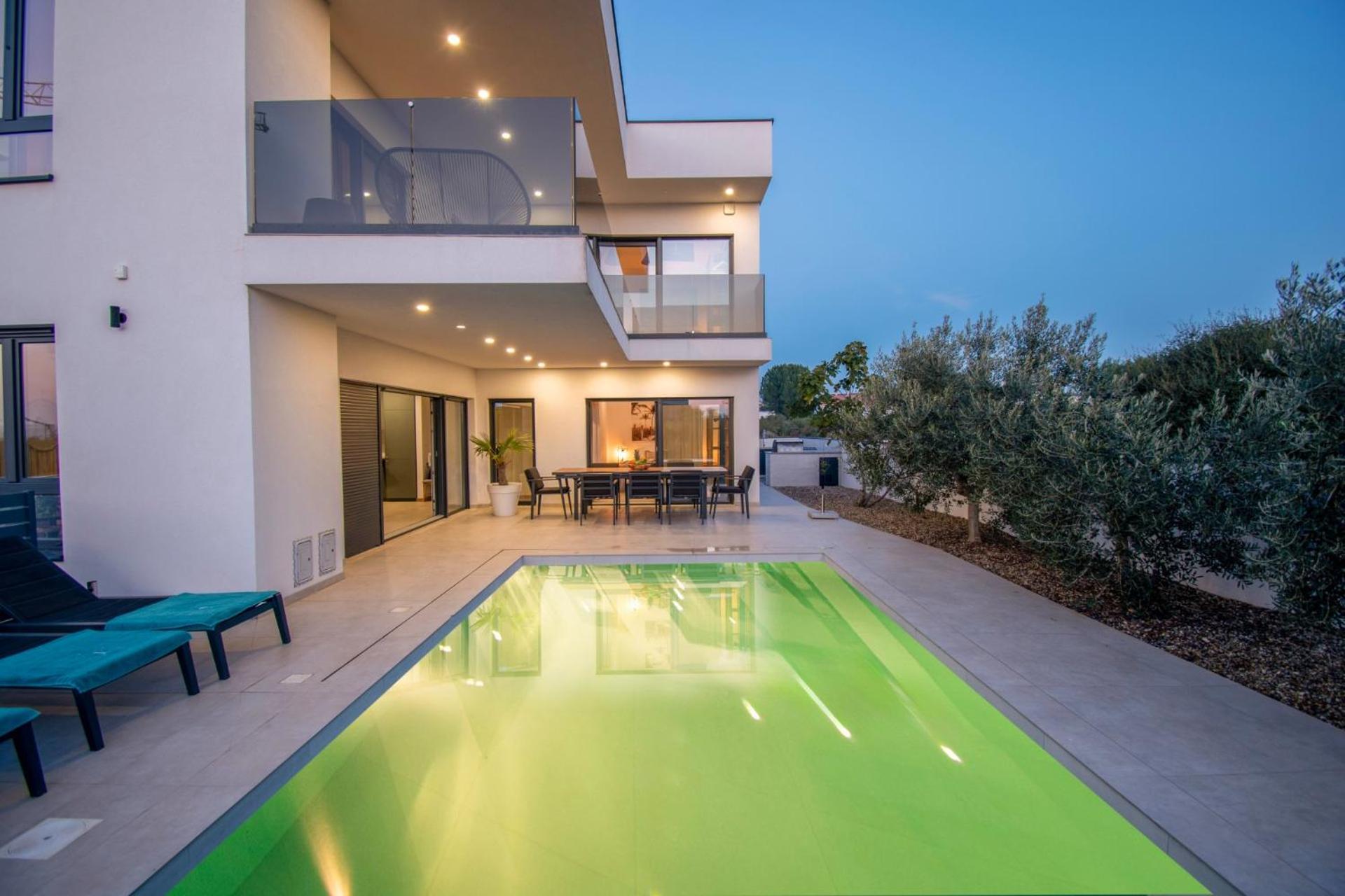 Ajlin Mit Privatem Beheizbarem Pool Villa *