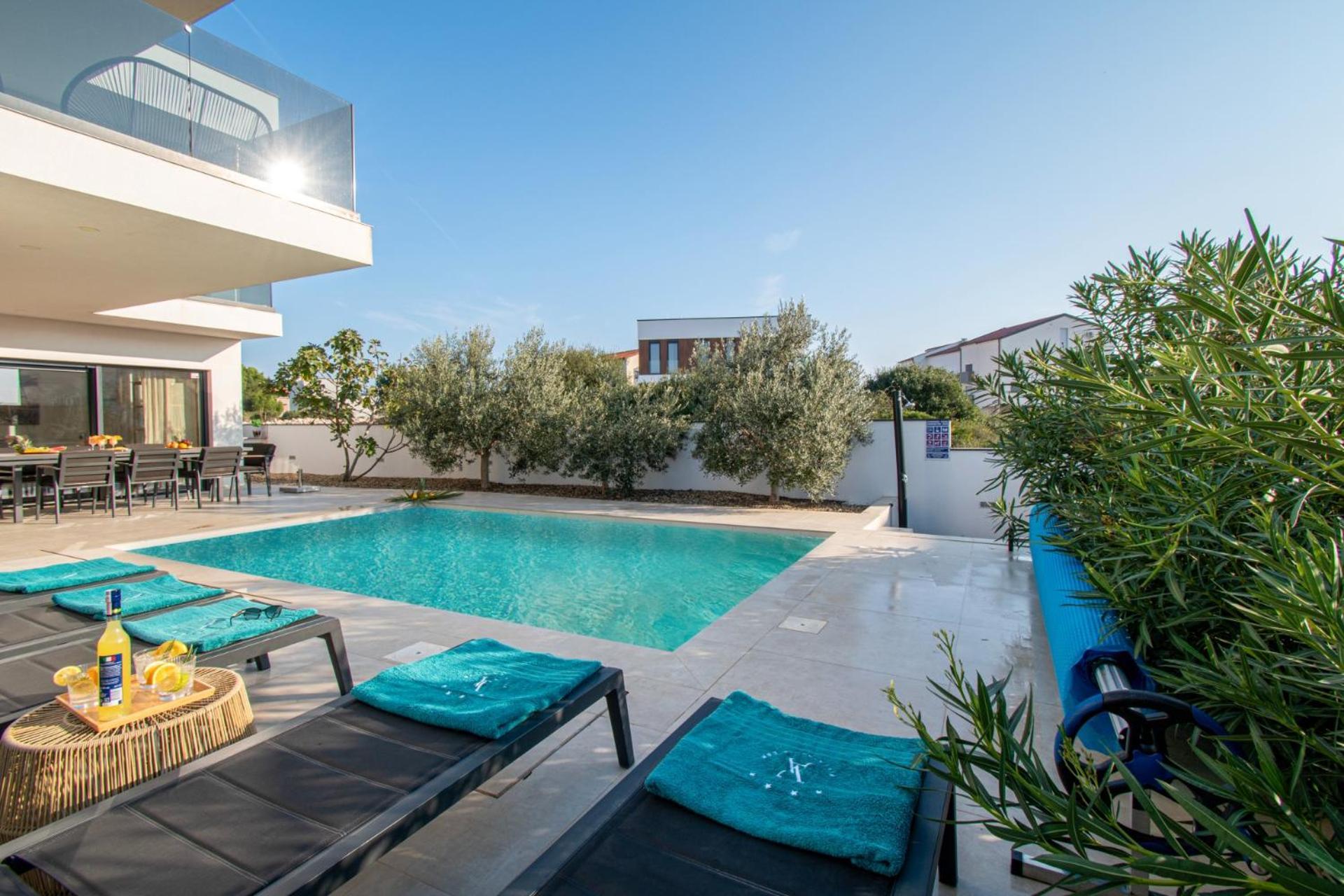 Ajlin Mit Privatem Beheizbarem Pool Villa Medulin