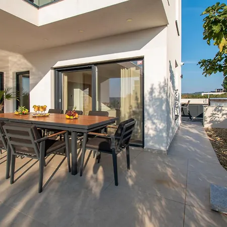Villa Ajlin Mit Privatem Beheizbarem Pool Medulin Exterior photo